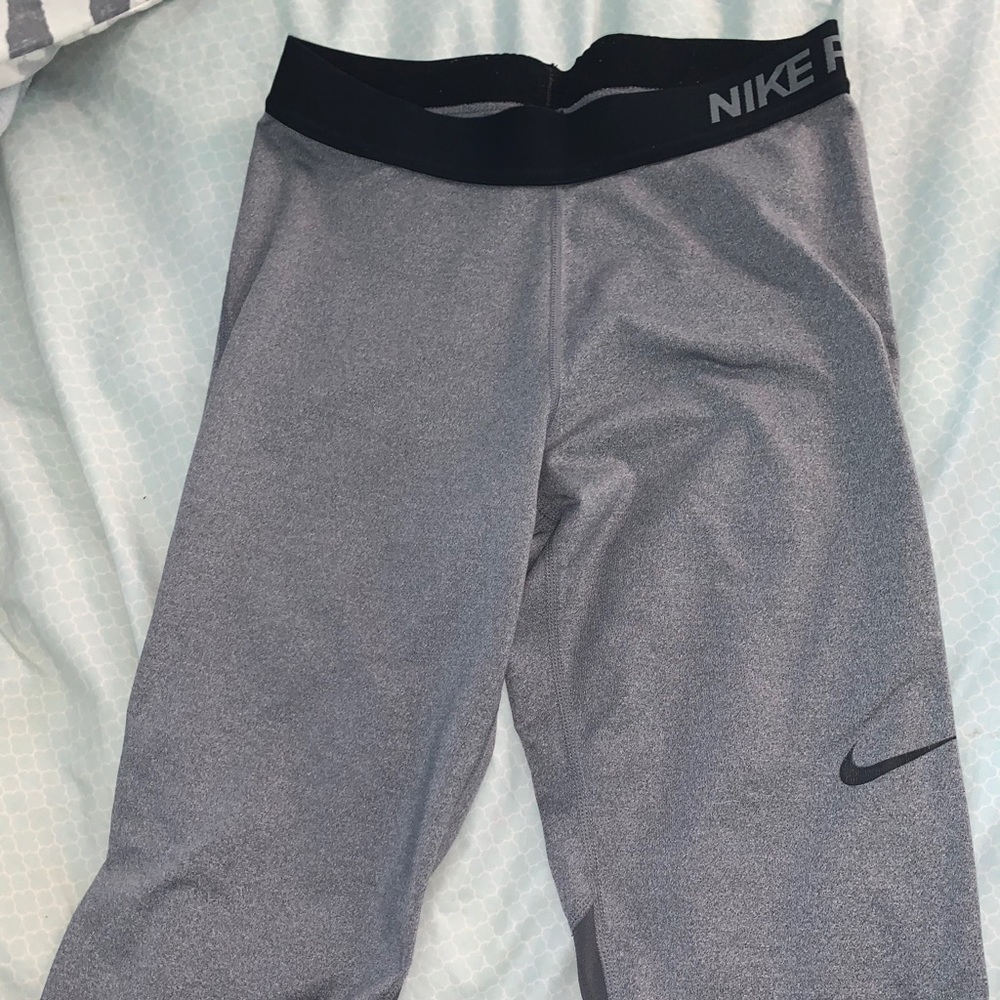 Nike pro cropped leggings